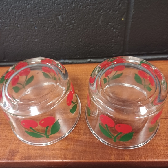 🍒 Vintage Cherry Glass Bowls Set Of 2 - Picture 2 of 7